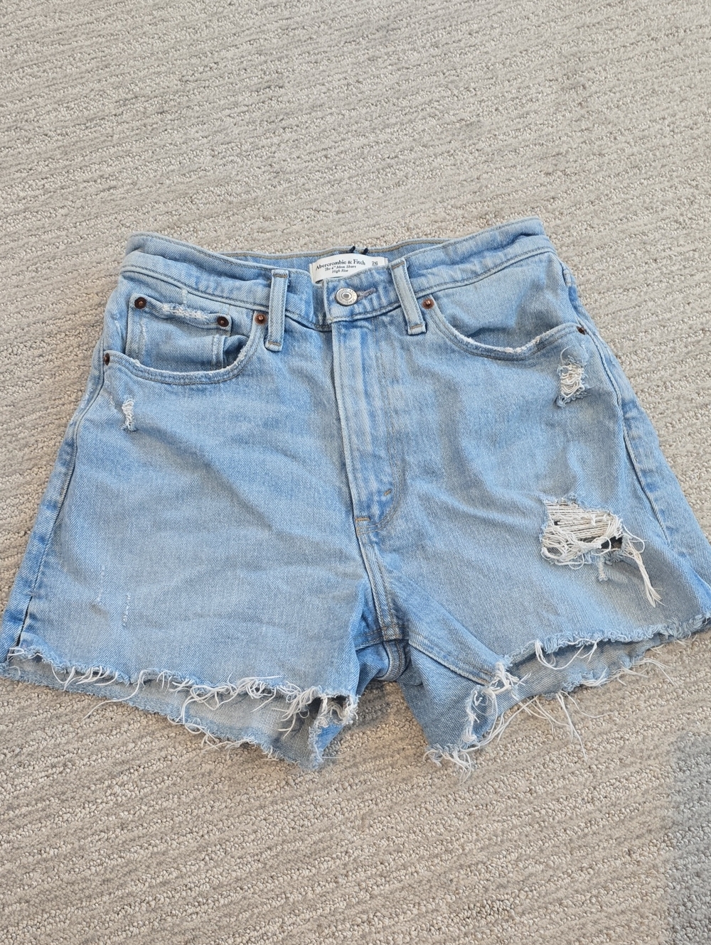 Abercrombie & Fitch Light Wash Denim Shorts 4 Inch Mom High Rise Curve Love